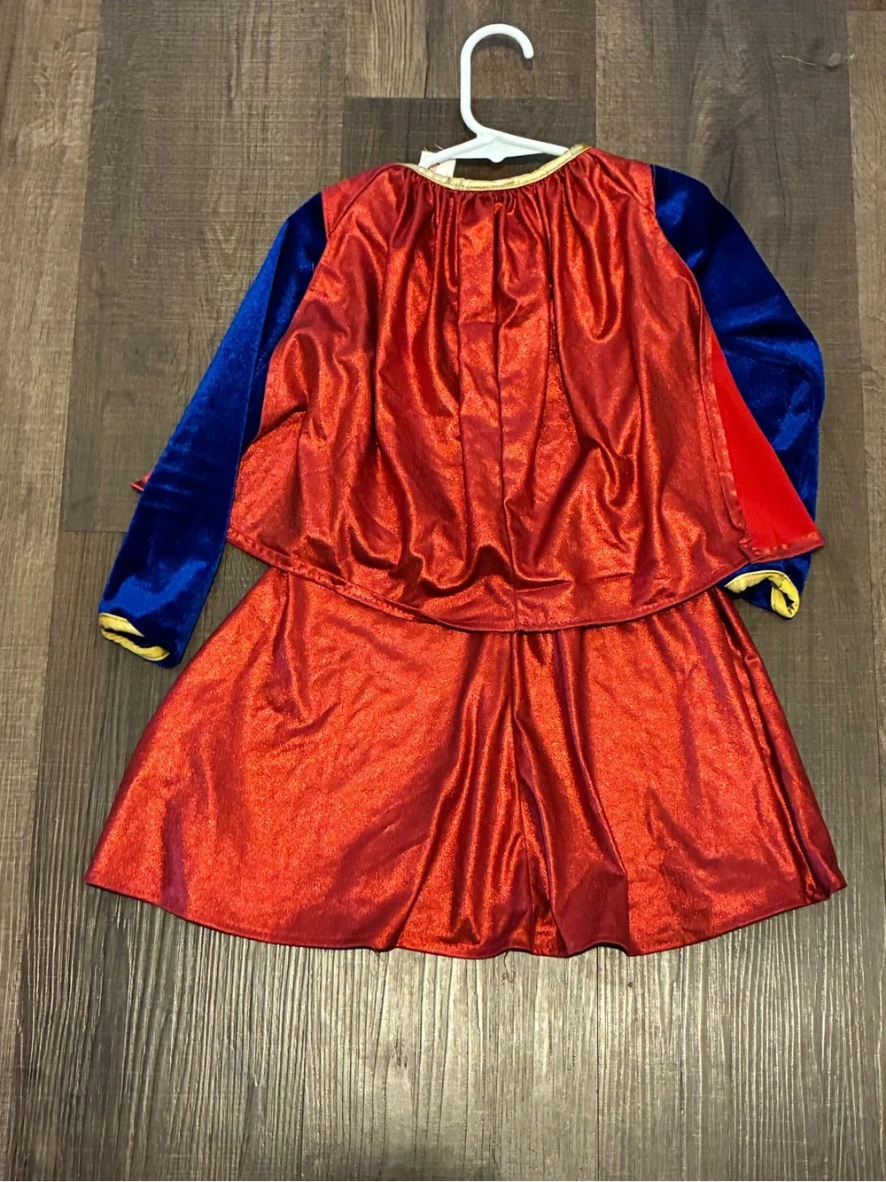 Supergirl Kid Halloween Costume w/dress, cape, belt, and boot covers. Size Small